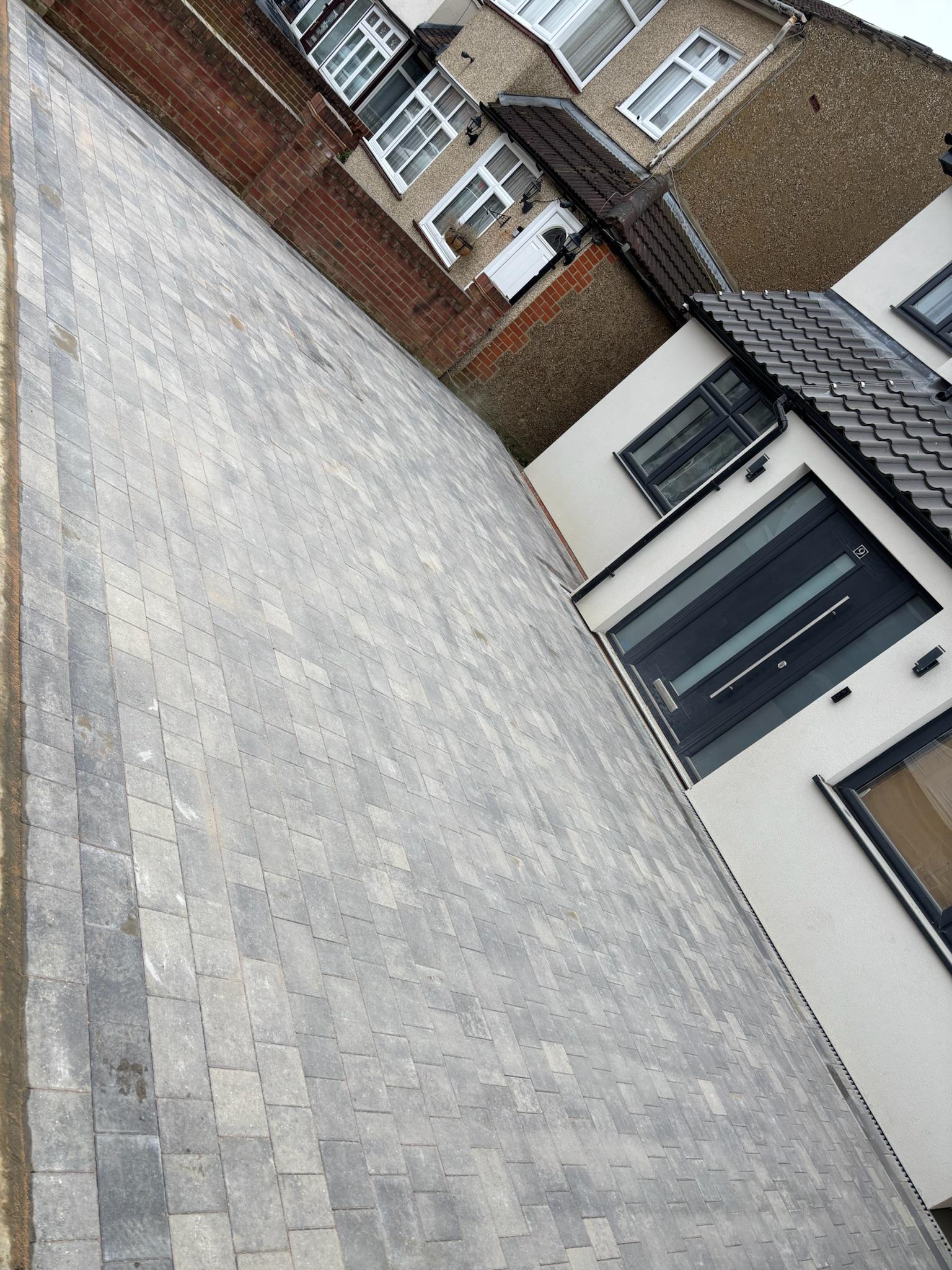 Brett Beta Trio Silver Haze Driveway finished photo 2