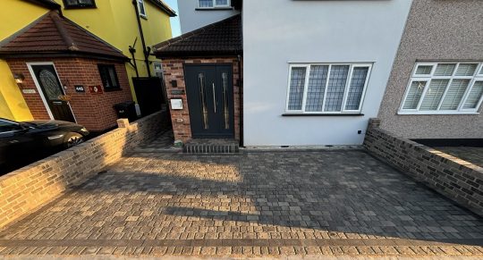 Regatta Trio Block Paving with Ashingdon Grey Walls